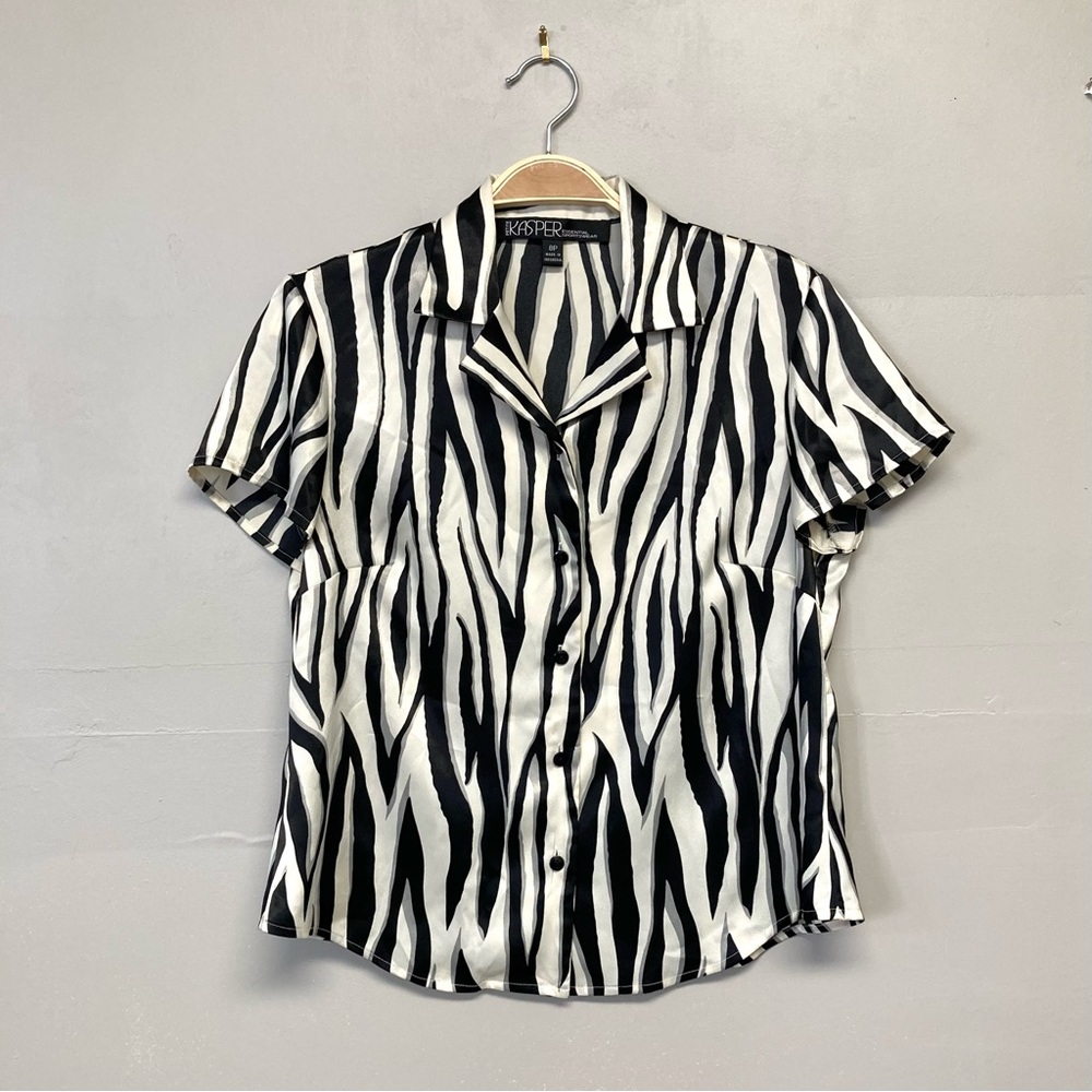 Kasper Short Sleeve Button Up Zebra Blouse